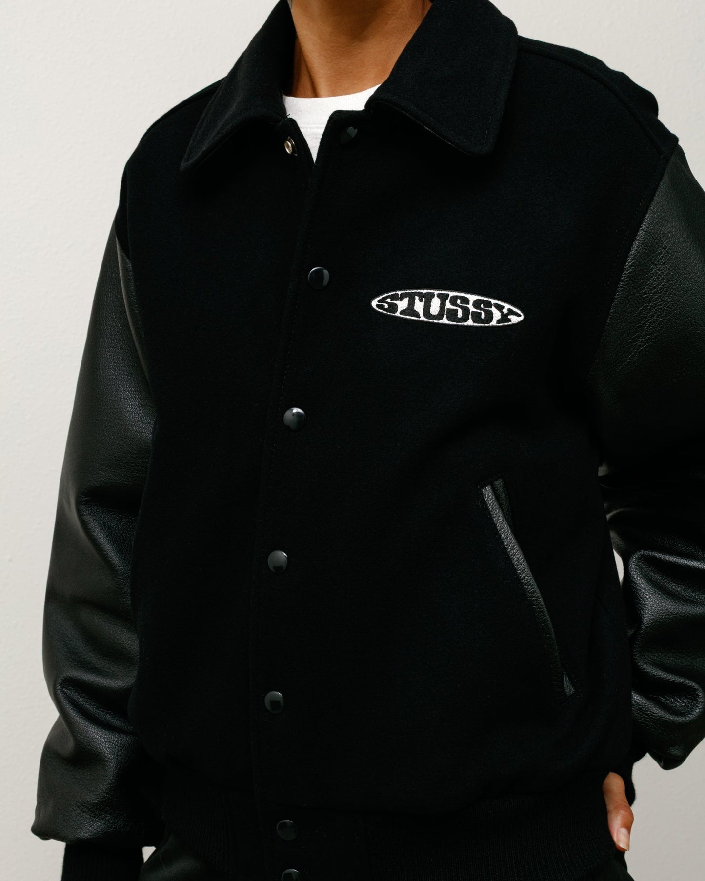 GLOBE VARSITY JACKET