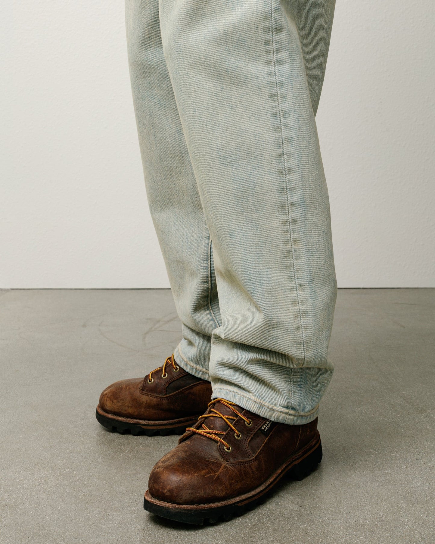 NEW CLASSIC JEAN PIGMENT COATED DENIM